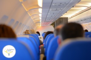 amamantar-en-el-avión-bebé-con-dolor-de-oídos-al-volar-bebé-que-llora-en-el-avión-consejos-para-volar-con-bebés-cuándo-puede-volar-un-bebé-DNI-para-bebés-