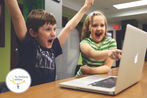 los niños y la exposición a televisión móviles y tablets, por que evitar la televisión a bebes y niños pequeños, cefaleas en niños, consecuencia del uso de tablets