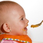 Bebé comiendo