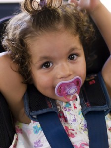 sillita coche niños, como elegir silla coche niños, seguridad en las sillas de niños y bebes, cualidades silla coche en niños y bebes